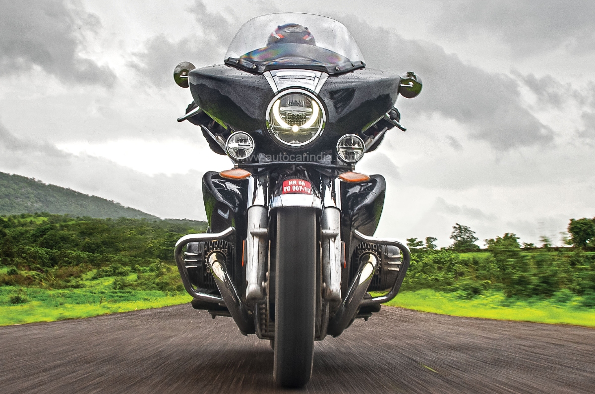 BMW R18 Transcontinental price, comfort, features, engine, luggage capacity: review.
